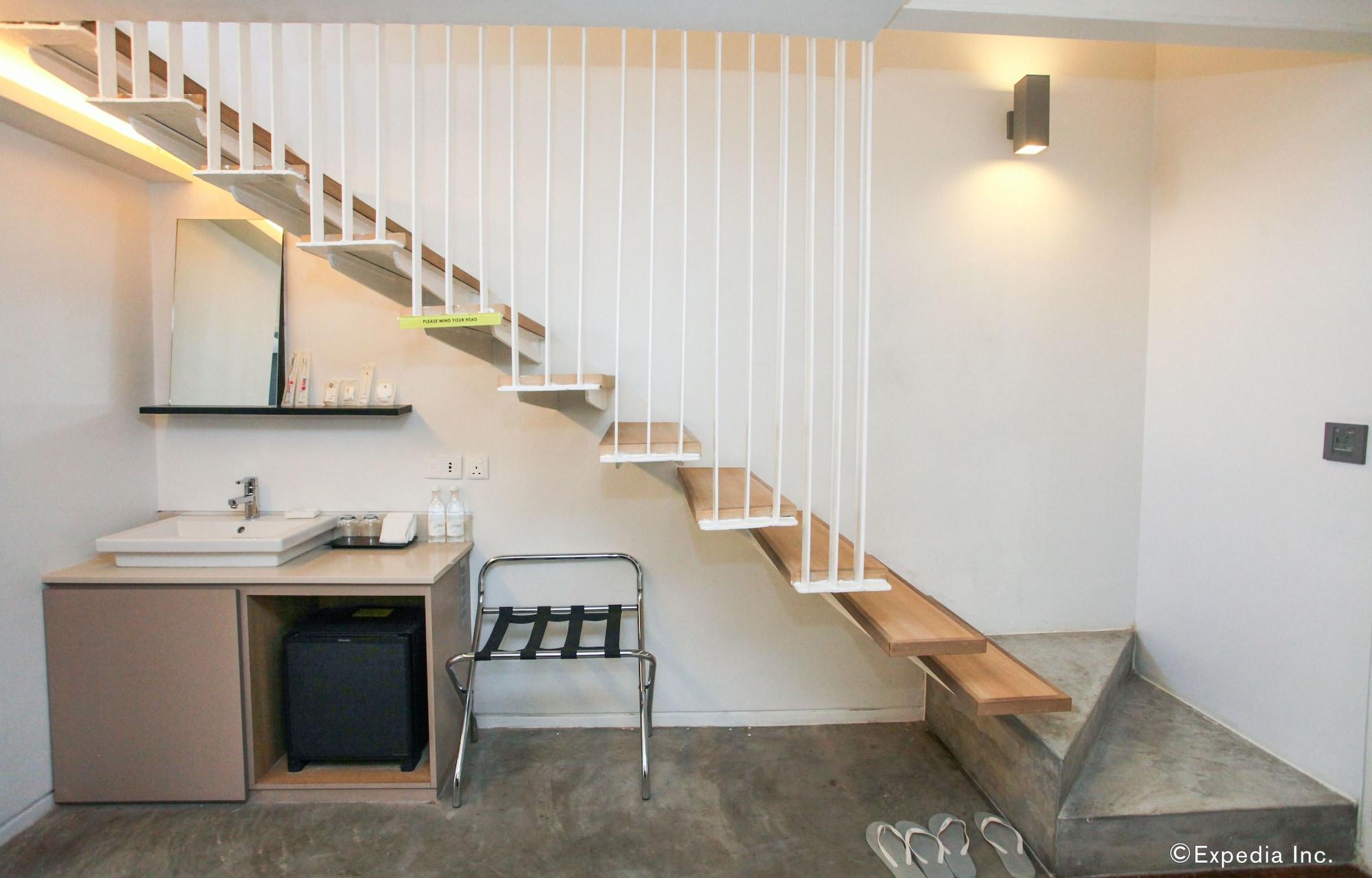 Lloyd's Khách sạn 3*