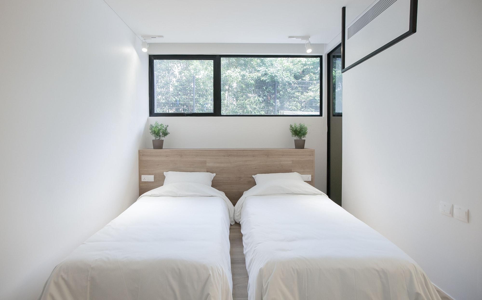 Khách sạn Lloyd's 3*