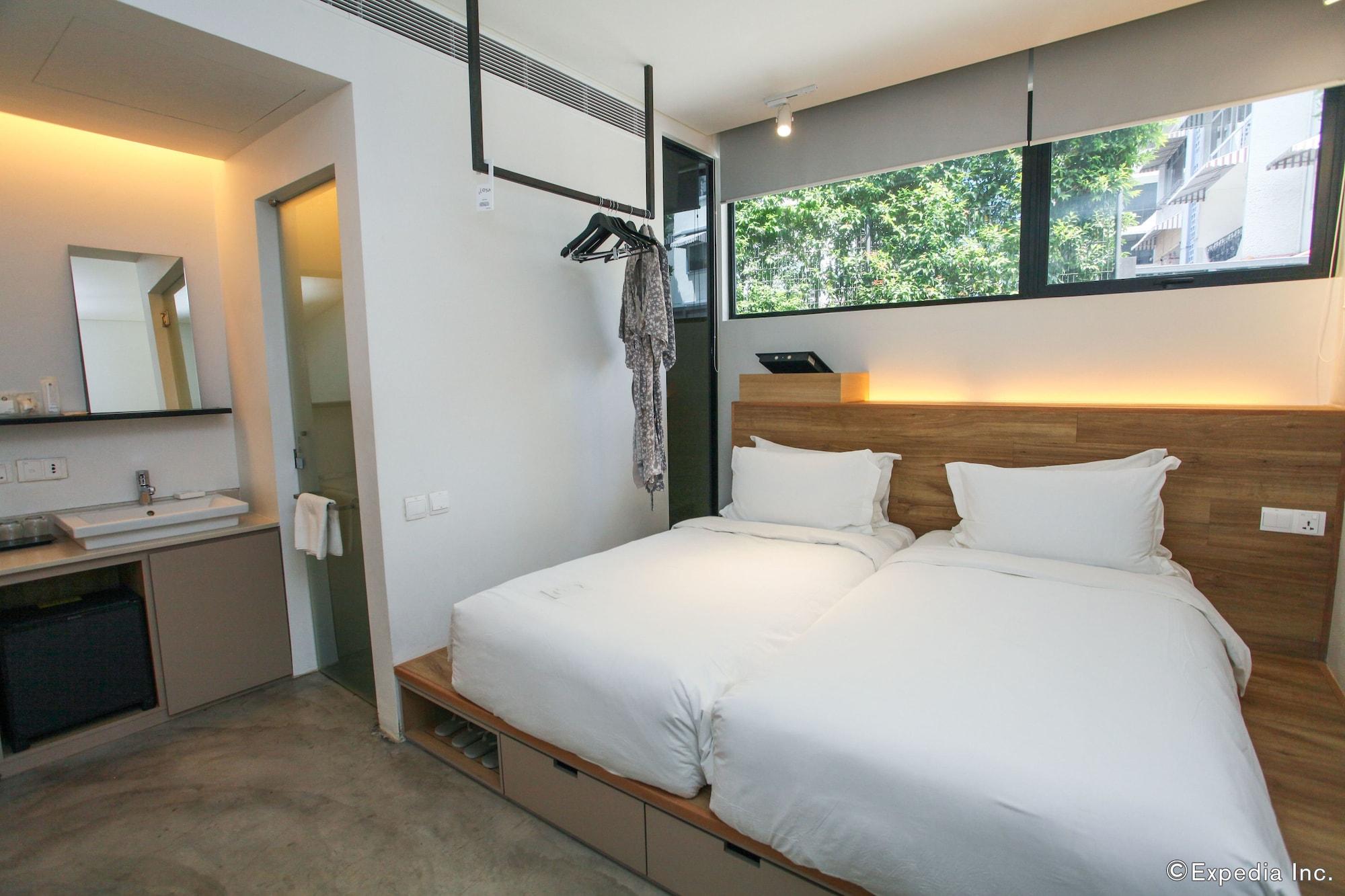Lloyd's Khách sạn 3*